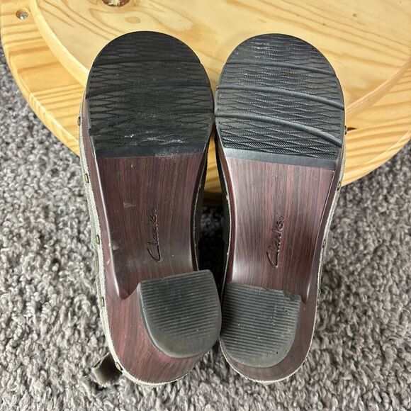 Clarks Ledella Chelsea Boots Womens Size 6 Gray Suede Block Heel Ankle Booties - Picture 10 of 11